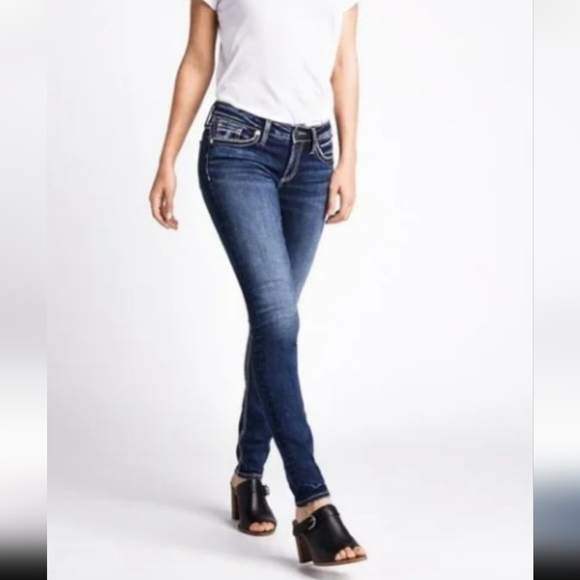 NWT Silver Jeans Co. Suki Curvy Fit Mid-Rise Skinny Leg Jeans - Picture 1 of 14